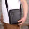 Шкіряна чоловіча сумка-барсетка через плече з ручкою чорна Tiding Bag 78465