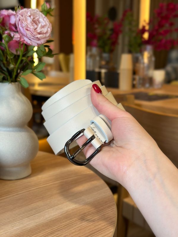 Шкіряний жіночий ремінь в білому кольорі 6231