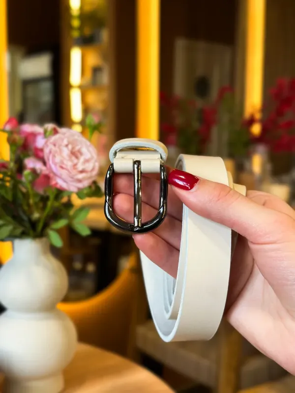 Шкіряний жіночий ремінь в білому кольорі 6231