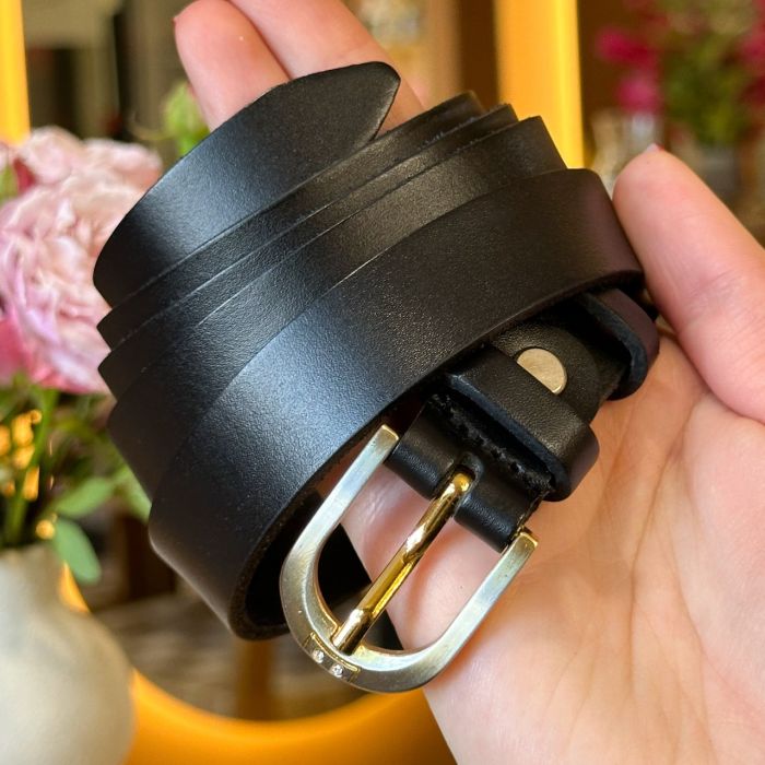 Шкіряний жіночий ремінь в чорному кольорі 6094