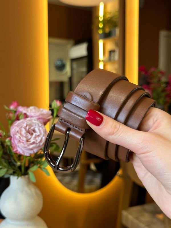 Шкіряний жіночий ремінь в коричневому кольорі 6081