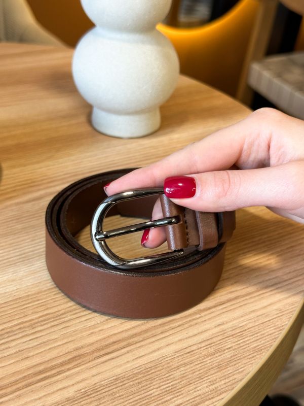 Шкіряний жіночий ремінь в коричневому кольорі 6081