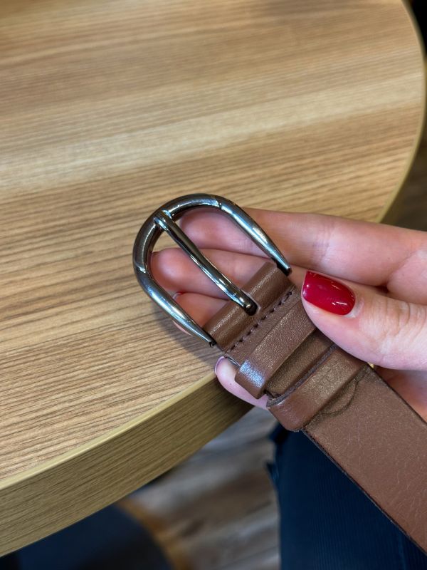 Шкіряний жіночий ремінь в коричневому кольорі 6081