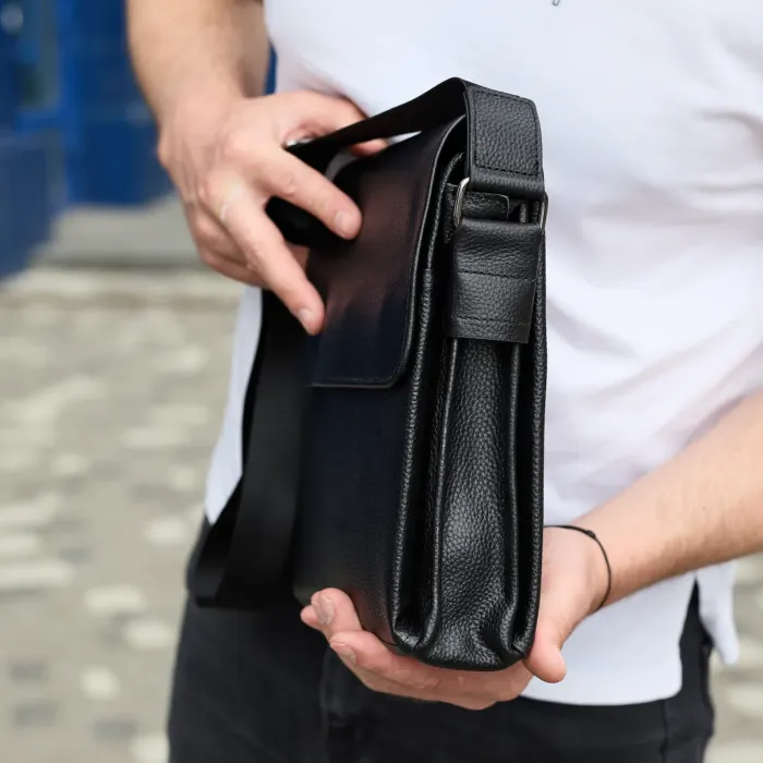 Сумка месенджер 21.5x25x7 шкіряна барсетка для чоловіків Tiding Bag 35775 чорна