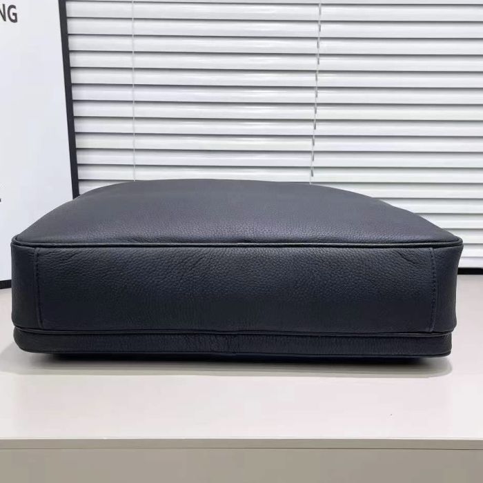 Шкіряна чоловіча ділова сумка для ноутбука 40x27x10, офісний портфель Tiding Bag 56901, чорний