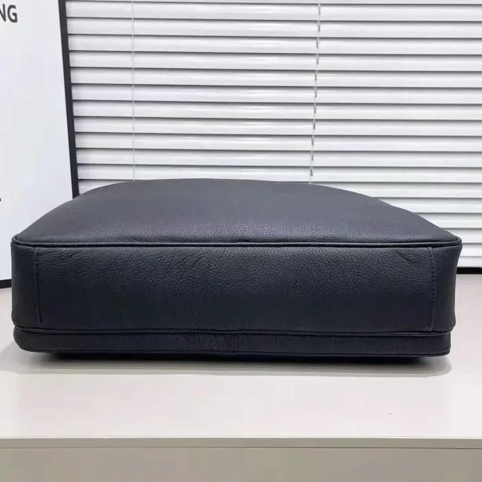 Шкіряна чоловіча ділова сумка для ноутбука 40x27x10, офісний портфель Tiding Bag 56901, чорний