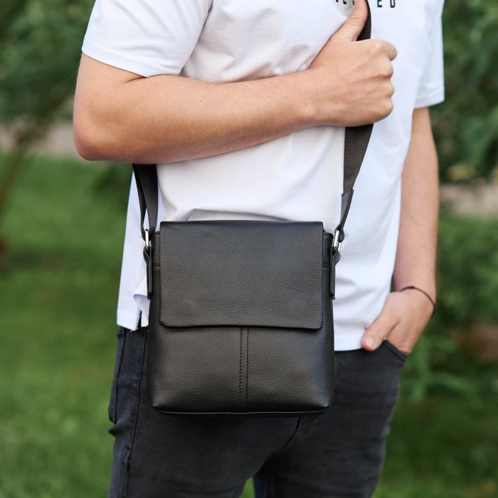 Шкіряна чоловіча сумка-месенджер 21х23х5.5, сумка планшет через плече Tiding Bag 48450 чорна