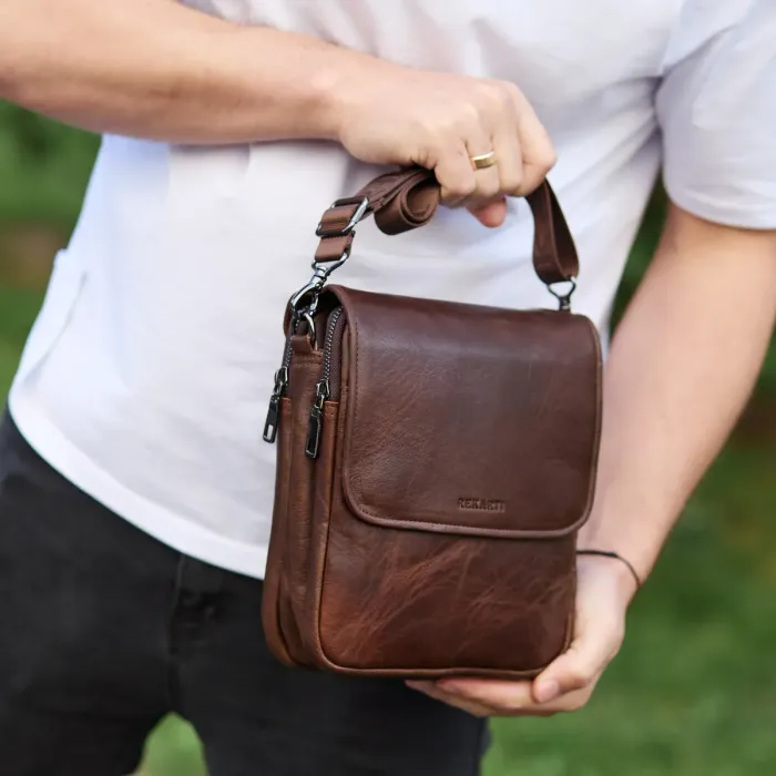Барсетка з клапаном через плече 24х20х6, чоловіча сумка з гладкою шкірою Tiding Bag TD-81020 коричнева