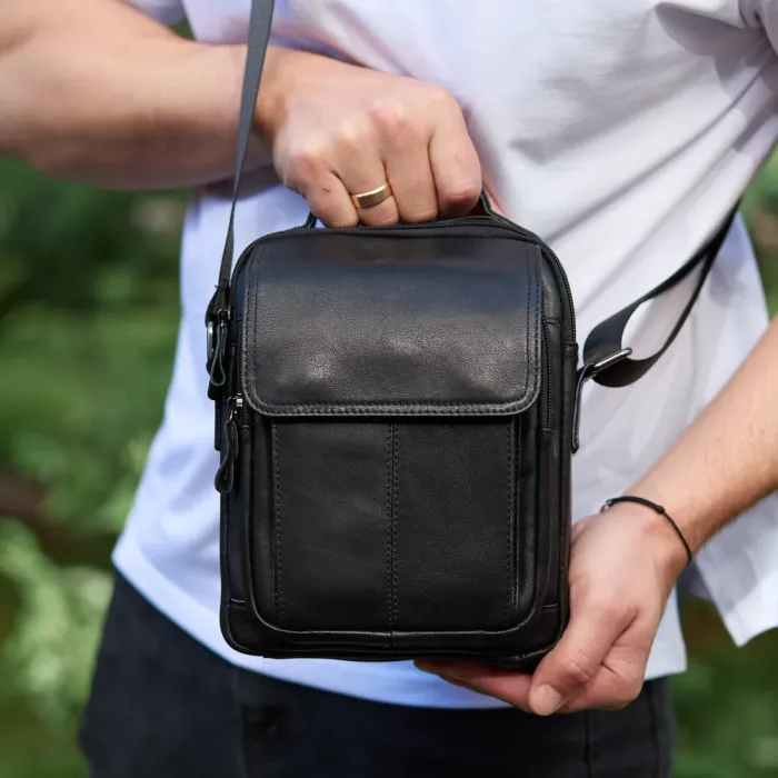 Сумка-барсетка чоловіча через плече 19х24х8, месенджер шкіряний гладкий Tiding Bag TD-55467 чорний колір