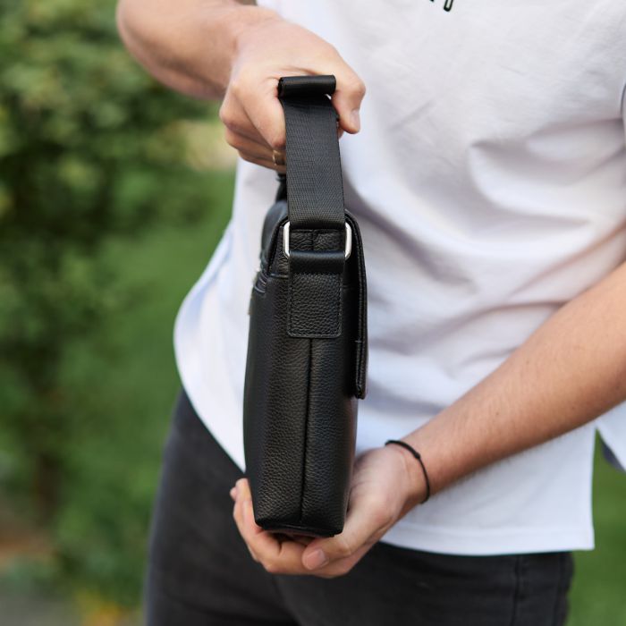 Шкіряна чоловіча сумка-месенджер 21х23х5.5, сумка планшет через плече Tiding Bag 48450 чорна