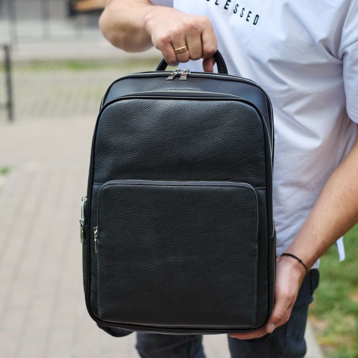 Класичний чоловічий рюкзак зі шкіри 42х30х16, практичний аксесуар для ноутбука та документів, чорний