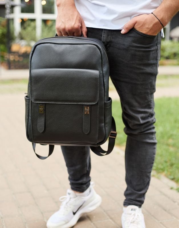 Стильний чоловічий шкіряний рюкзак 40х30х17, практичний аксесуар для ноутбука та документів, чорний