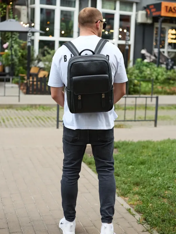 Стильний чоловічий шкіряний рюкзак 40х30х17, практичний аксесуар для ноутбука та документів, чорний