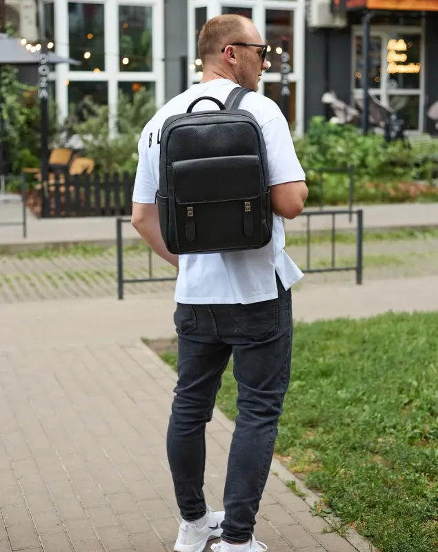 Стильний чоловічий шкіряний рюкзак 40х30х17, практичний аксесуар для ноутбука та документів, чорний