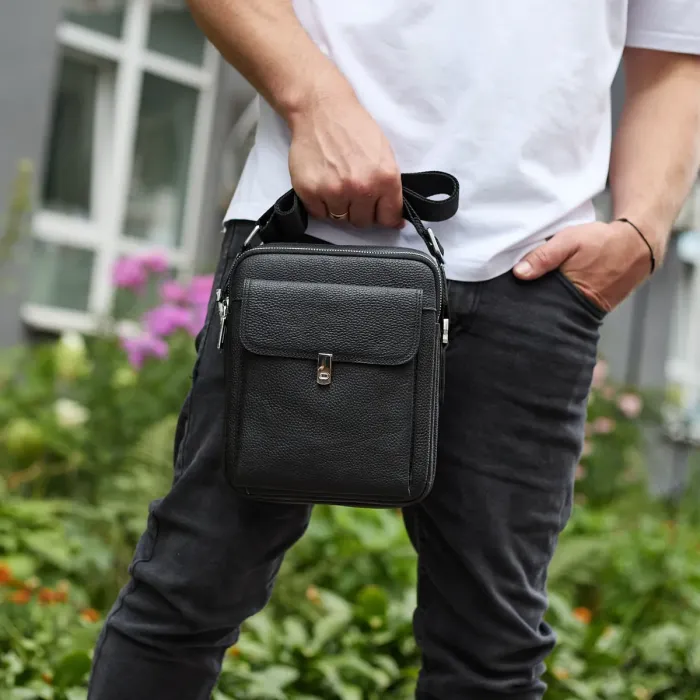 Сумка-барсетка чоловіча шкіряна 24х20х8, компактний месенджер для щоденного використання, чорна