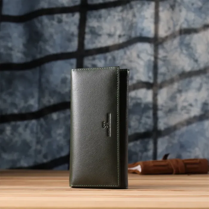Горизонтальний гаманець у два складення з натуральної шкіри ST Leather 23067 Зелений