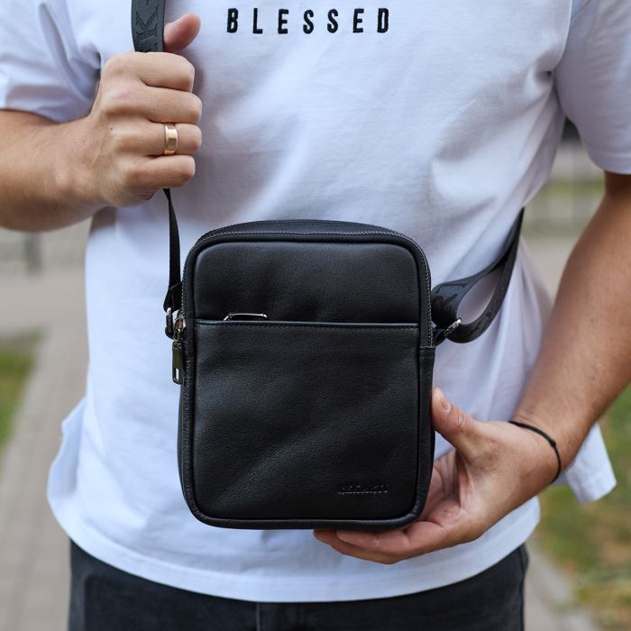 Чоловіча сумка через плече, гладкая кожа 20х16х6, месенджер для міста, барсетка для телефону та документів, чорна