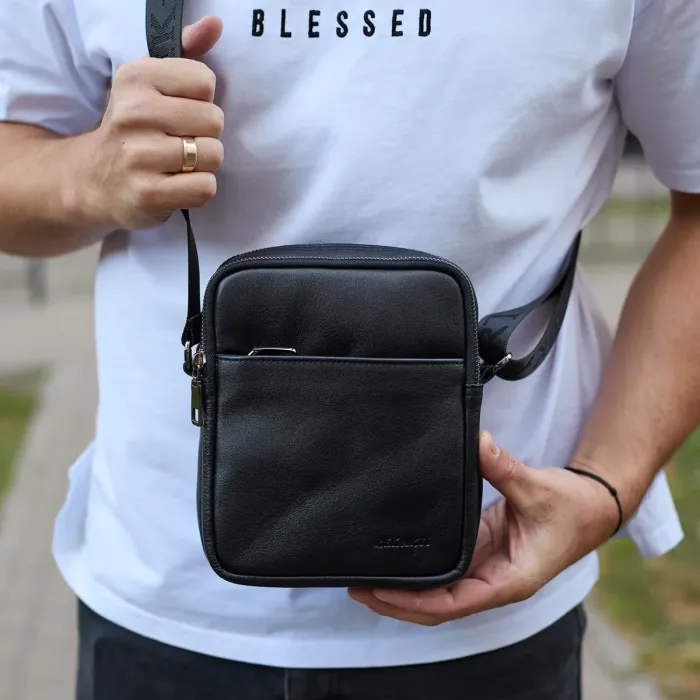 Чоловіча сумка через плече, гладкая кожа 20х16х6, месенджер для міста, барсетка для телефону та документів, чорна