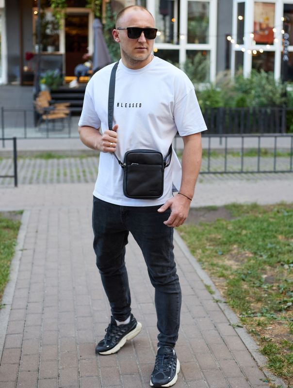 Чоловіча сумка через плече, гладкая кожа 20х16х6, месенджер для міста, барсетка для телефону та документів, чорна