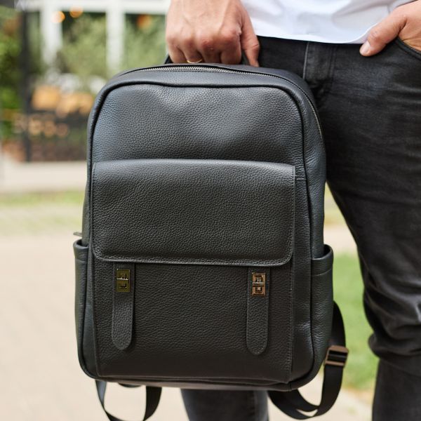 Стильний чоловічий шкіряний рюкзак 40х30х17, практичний аксесуар для ноутбука та документів, чорний