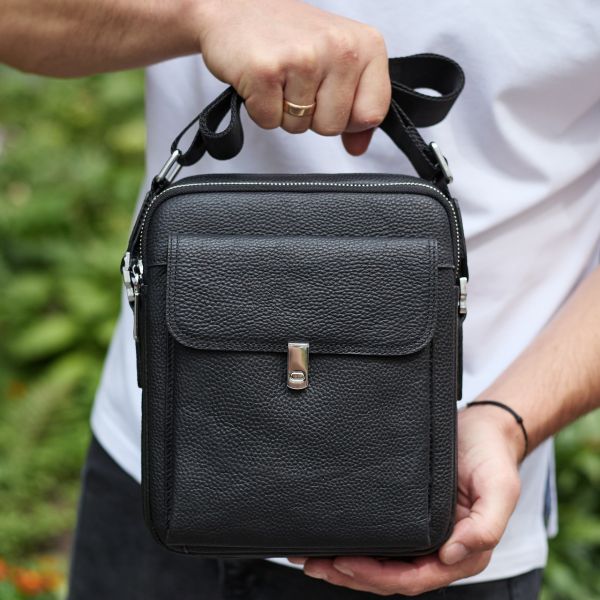 Сумка-барсетка чоловіча шкіряна 24х20х8, компактний месенджер для щоденного використання, чорна