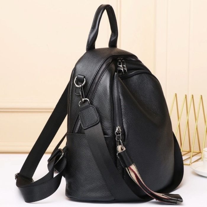 Шкіряний жіночий рюкзак міський 30х24х13, матова сумка на плечі, чорна