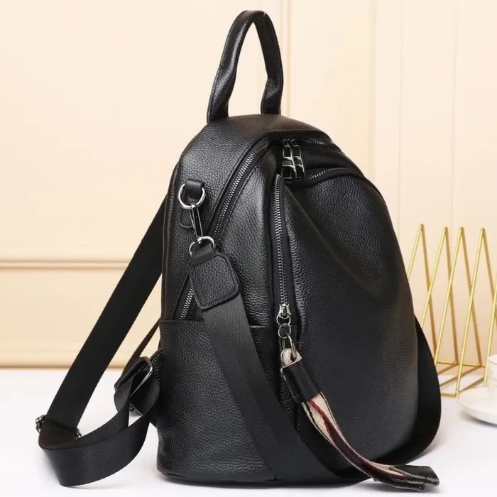 Шкіряний жіночий рюкзак міський 30х24х13, матова сумка на плечі, чорна