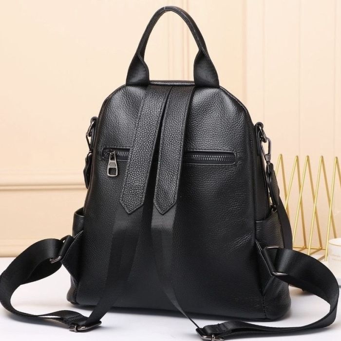 Шкіряний жіночий рюкзак міський 30х24х13, матова сумка на плечі, чорна