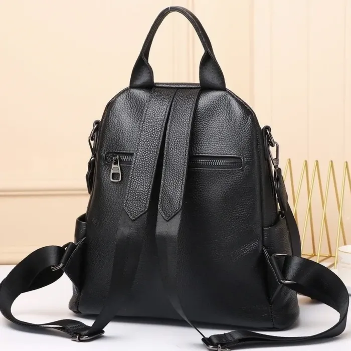 Шкіряний жіночий рюкзак міський 30х24х13, матова сумка на плечі, чорна