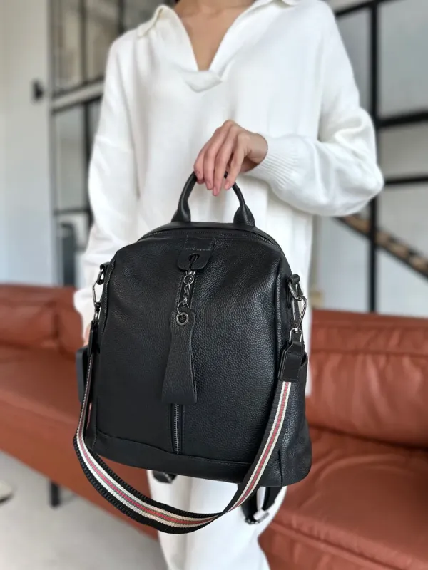 Жіночий рюкзак молодіжний шкіряний міський 23х30х13, сумка на спину для роботи, чорна