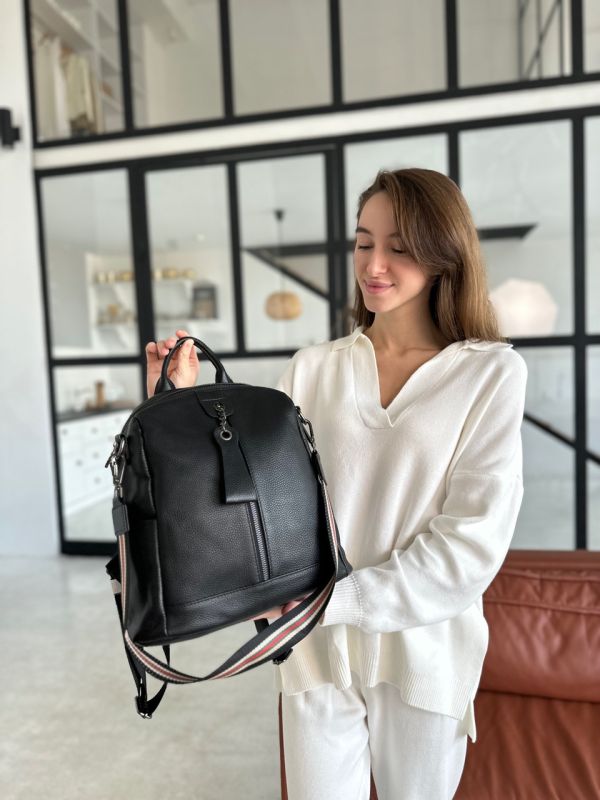 Жіночий рюкзак молодіжний шкіряний міський 23х30х13, сумка на спину для роботи, чорна
