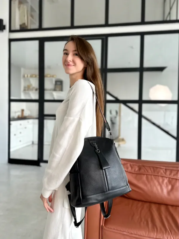 Жіночий рюкзак молодіжний шкіряний міський 23х30х13, сумка на спину для роботи, чорна