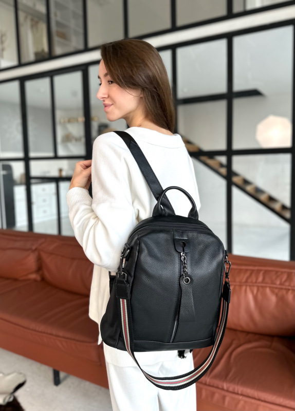 Жіночий рюкзак молодіжний шкіряний міський 23х30х13, сумка на спину для роботи, чорна