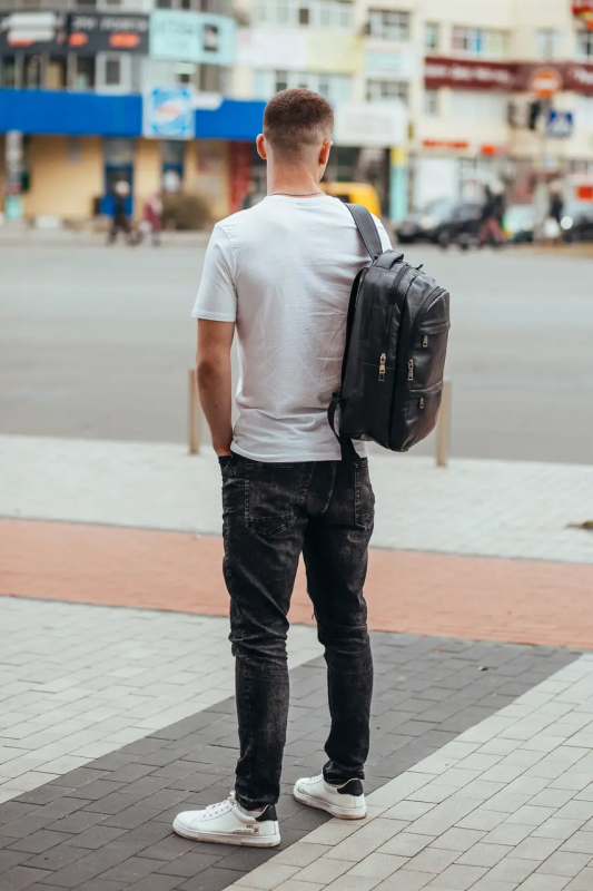 Чоловічий рюкзак для ноутбука та документів 28х42х18, сумка на спину з натуральної шкіри Tiding Bag B2-37342A