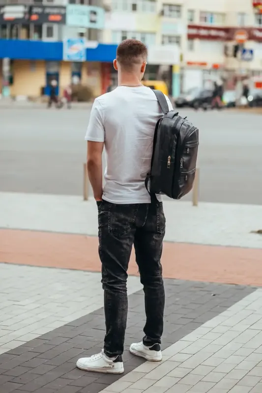 Чоловічий рюкзак для ноутбука та документів 28х42х18, сумка на спину з натуральної шкіри Tiding Bag B2-37342A