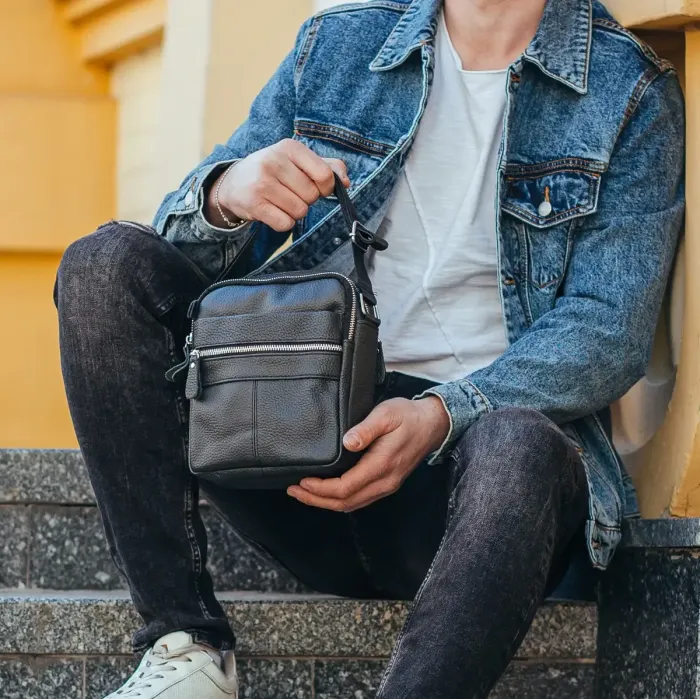 Сумка-барсетка чоловіча 19х22х5, месенджер через шкіряне плече Tiding Bag BON6165 чорний
