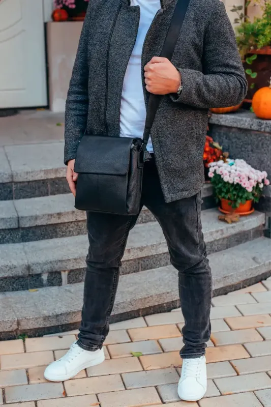 Чоловіча шкіряна сумка-месенджер, барсетка на одне плече 22x26x6 Tiding Bag 75-5271 чорна
