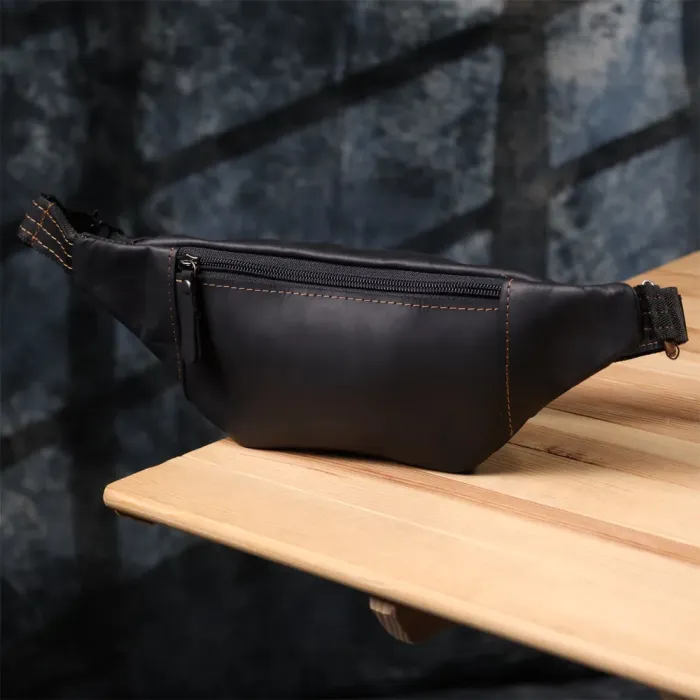 Стильна сумка-бананка для чоловіків із натуральної вінтажної шкіри Shvigel 23120 Чорний