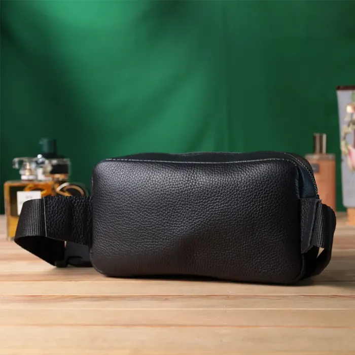 Чоловіча сумка-бананка з натуральної шкіри флотар Shvigel 22826 Чорна