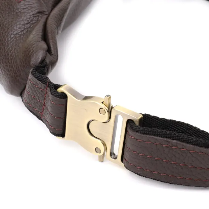 Стильна сумка бананка із зернистої натуральної шкіри Shvigel 23146 Коричневий