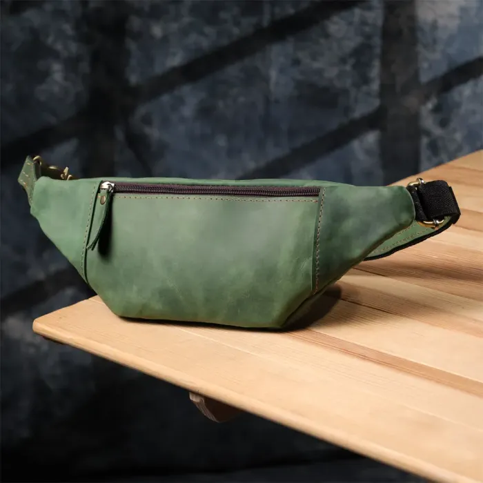 Модна сумка-бананка для чоловіків з натуральної vintage шкіри Shvigel 23124 Зелений