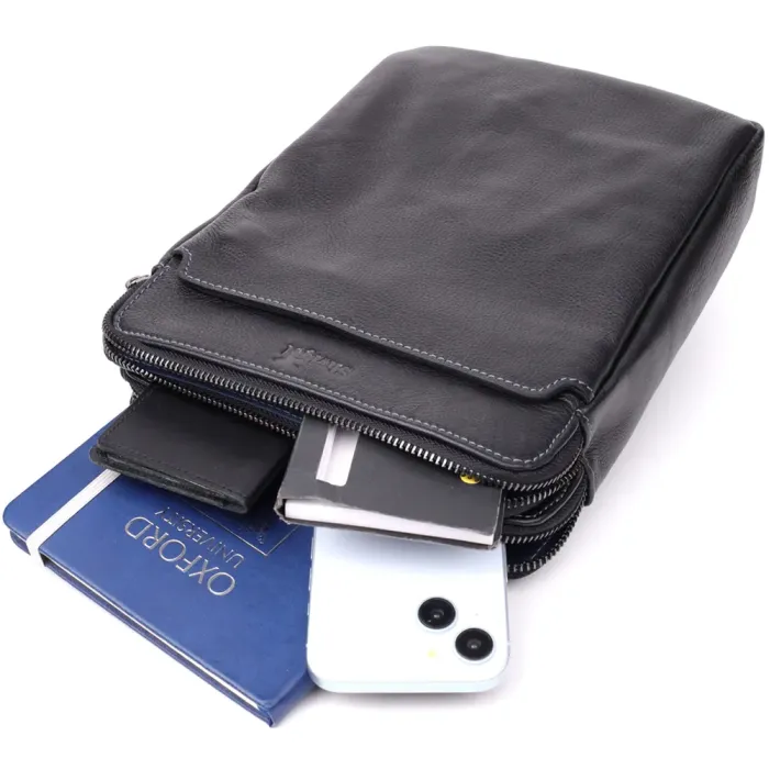 Стильна чоловіча сумка через плече з дрібнозернистої шкіри Shvigel 20869_1 Чорний