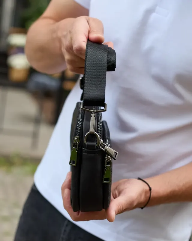 Шкіряна чоловіча сумка 16х23х4 см, барсетка через плече, чорна