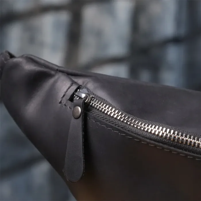 Надійна сумка бананка для чоловіків із вінтажної натуральної шкіри Shvigel 23138 Чорний