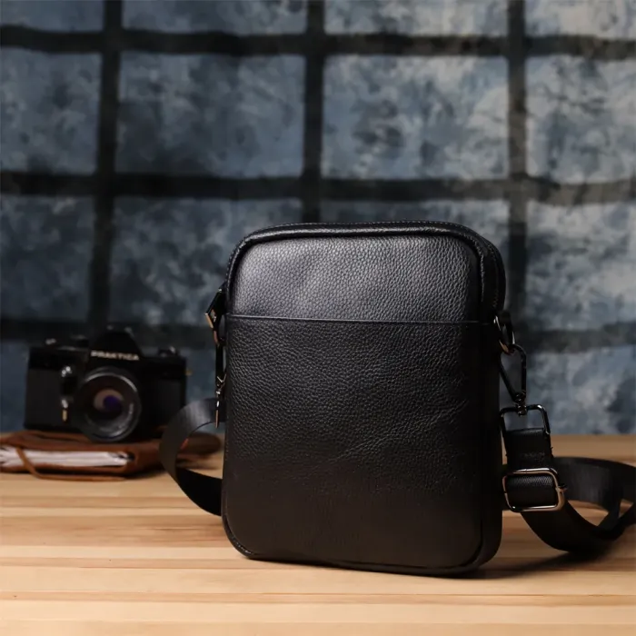 Компактна чоловіча сумка на плече з натуральної шкіри Vintage 23021 Чорний