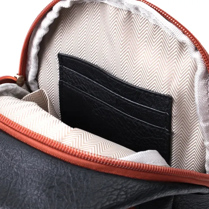 Зручна жіноча сумка через плече з отвором для навушників з екошкіри Vintage 22787 Чорний