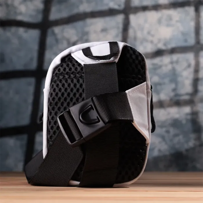 Стильна слінг сумка для подорожей із якісного текстилю Vintage 22867 Білий