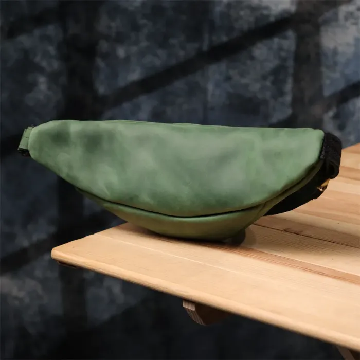 Стильна чоловіча бананка відмінної якості з натуральної шкіри вінтажної шкіри Shvigel 23142 Зелений