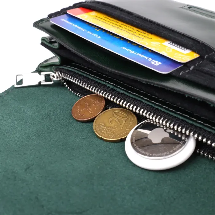 Добротний гаманець у два складення з натуральної гладкої шкіри GRANDE PELLE 22945 Зелений