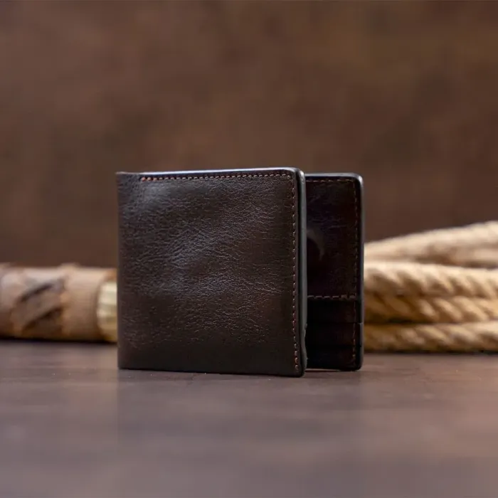 Суворий портмоне в гладкій шкірі на магнітах GRANDE PELLE 11307